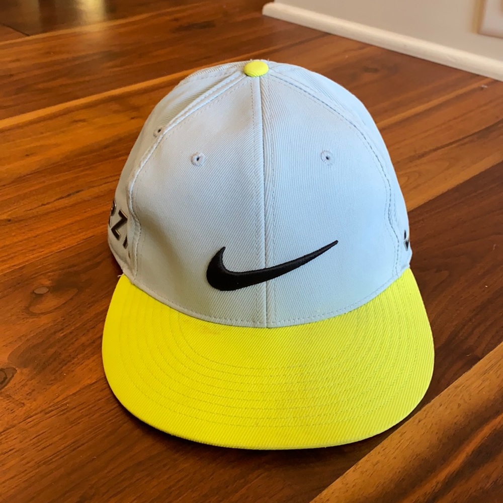 Nike neon grey golf hat